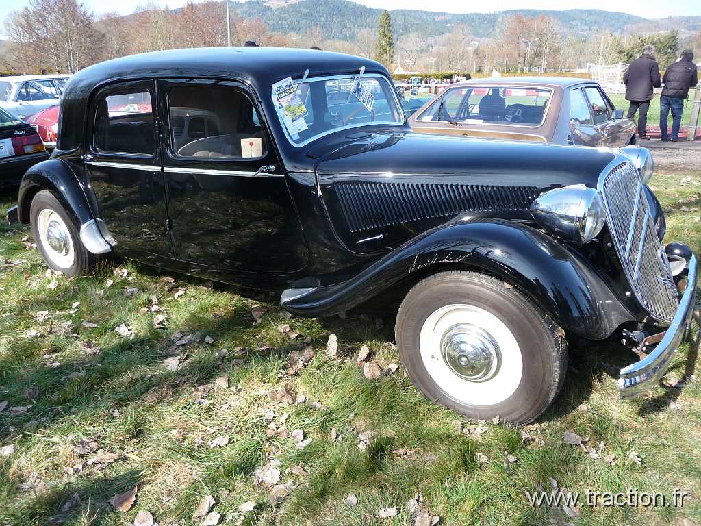 Vagney (24).JPG - 26/03/2016 - 88120 VAGNEY - 30ème bourse d'èchanges - La Citroën traction 15-Six de Thierry